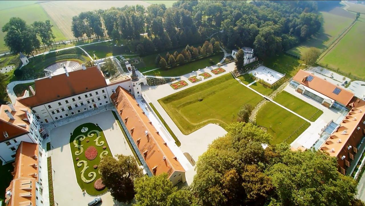 Schloss Thalheim Санкт-Пельтен Екстер'єр фото